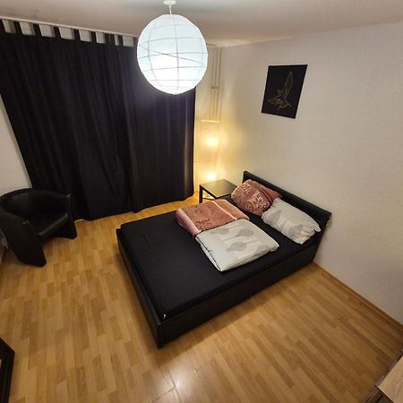 Schoene 3 Schlafzimmer Wohnung Mit 4 Dopplbetten Берлин Екстериор снимка