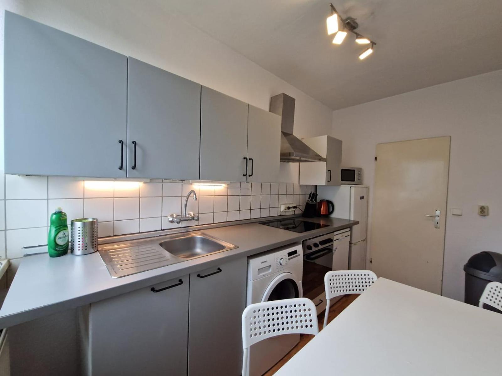 Schoene 3 Schlafzimmer Wohnung Mit 4 Dopplbetten Берлин Екстериор снимка