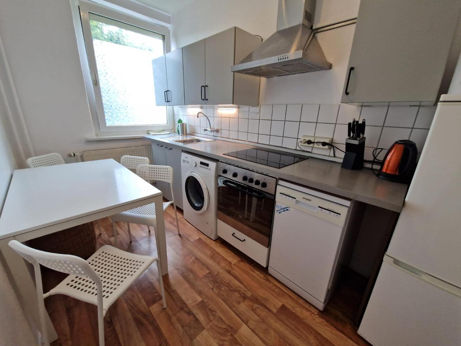 Schoene 3 Schlafzimmer Wohnung Mit 4 Dopplbetten Берлин Екстериор снимка