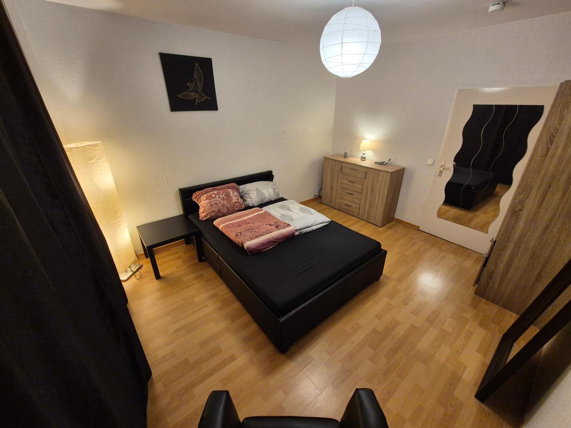 Schoene 3 Schlafzimmer Wohnung Mit 4 Dopplbetten Берлин Екстериор снимка