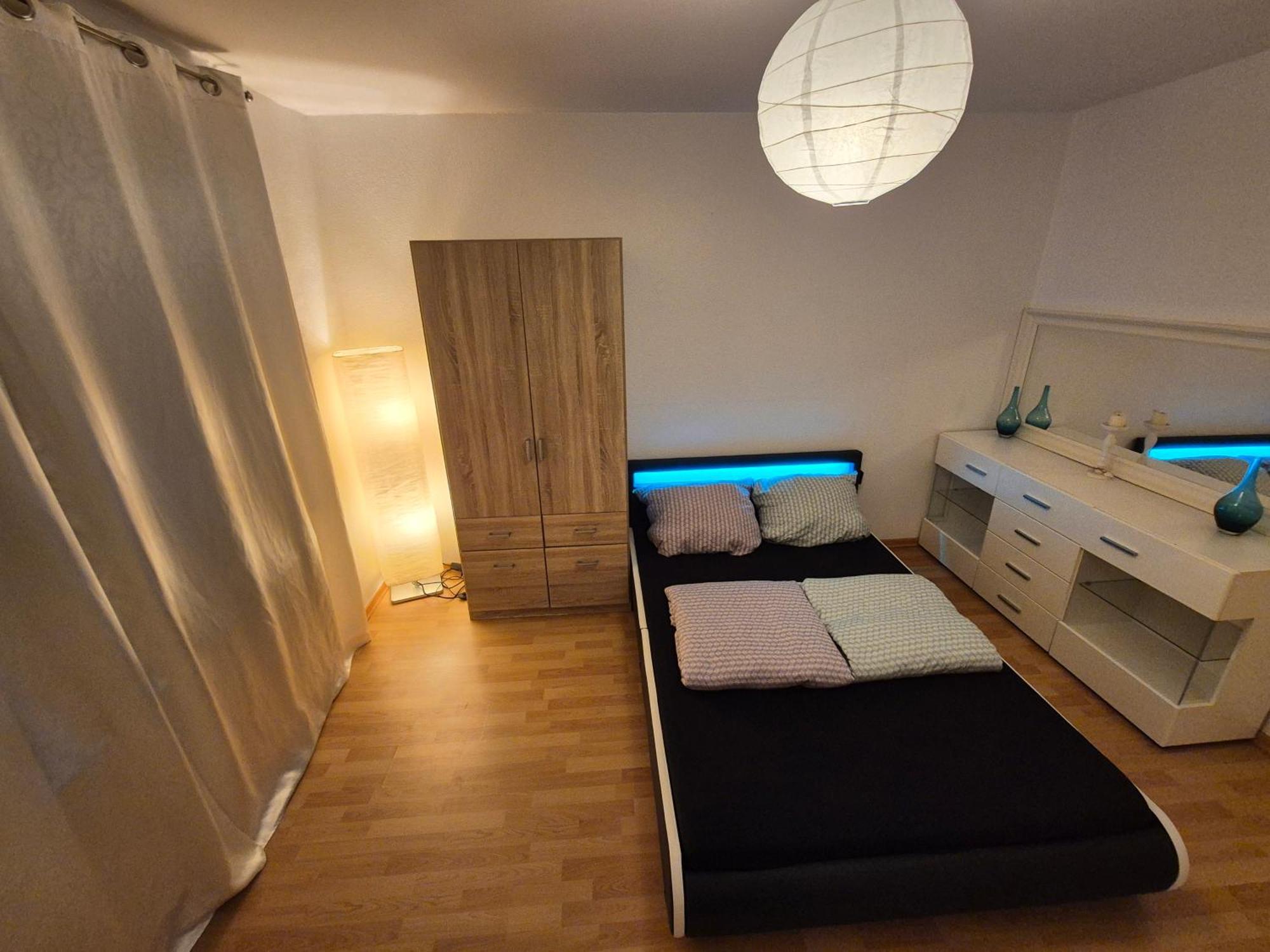 Schoene 3 Schlafzimmer Wohnung Mit 4 Dopplbetten Берлин Екстериор снимка
