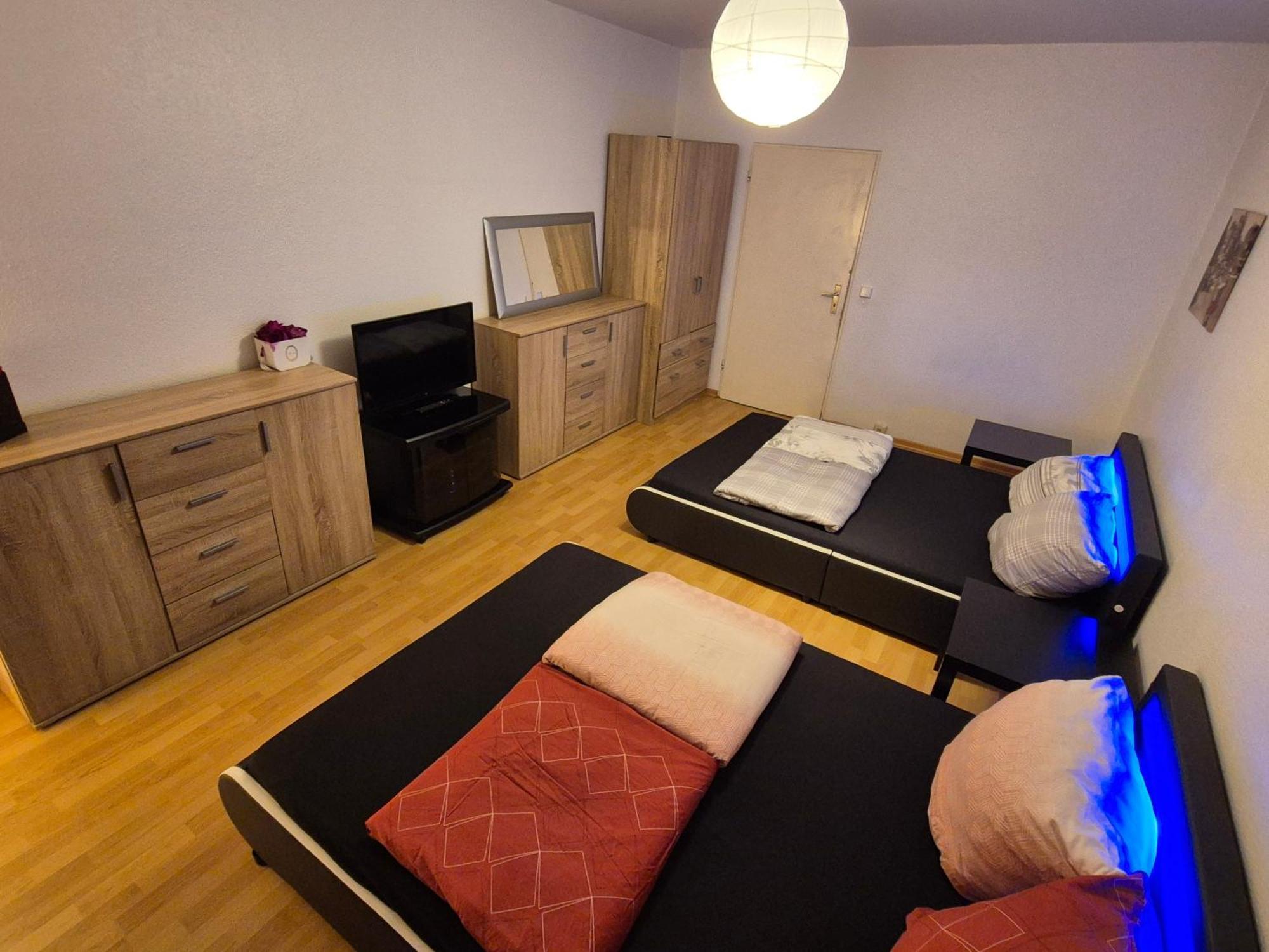 Schoene 3 Schlafzimmer Wohnung Mit 4 Dopplbetten Берлин Екстериор снимка